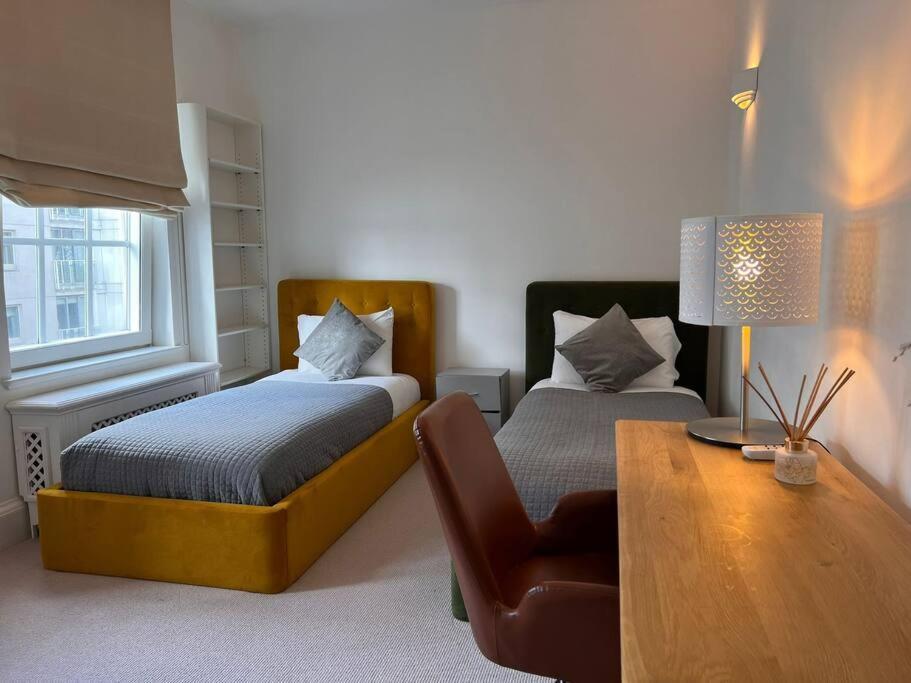 Charming 3 Bed Luxury Flat In Londra